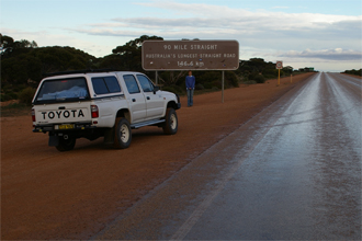 90 Mile (146.6 km) Straight - Australia's longest straightest road!